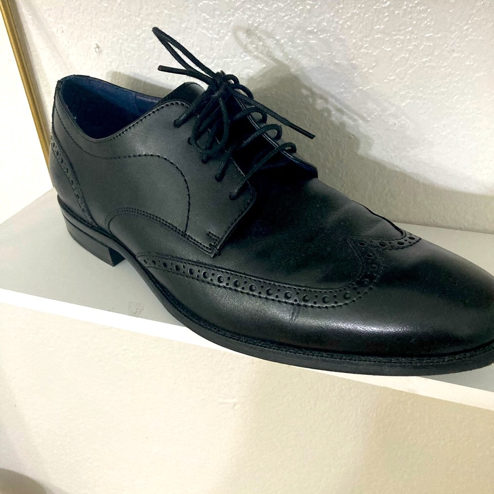 men cole hann dress oxfords.